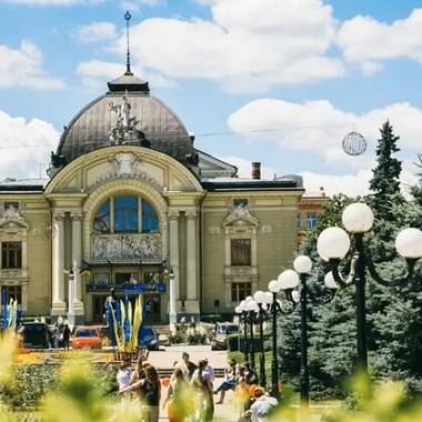 Театральная Площадь