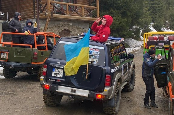 Картинка Зимнее Закарпатье Катание на Джипах по горе Гимба