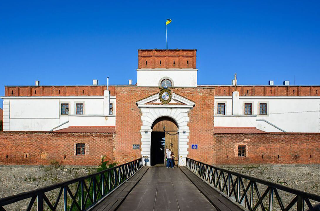 Картинка дубенский замок