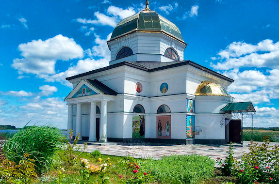 Картинка поїздка до затопленої церкви в Гусинцях