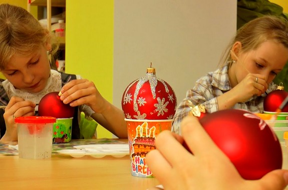 Картинка мастер класс по разукрашиванию елочных игрушек