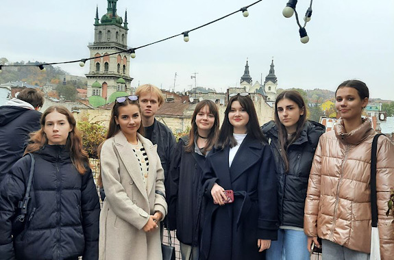 Картинка школярі Львів