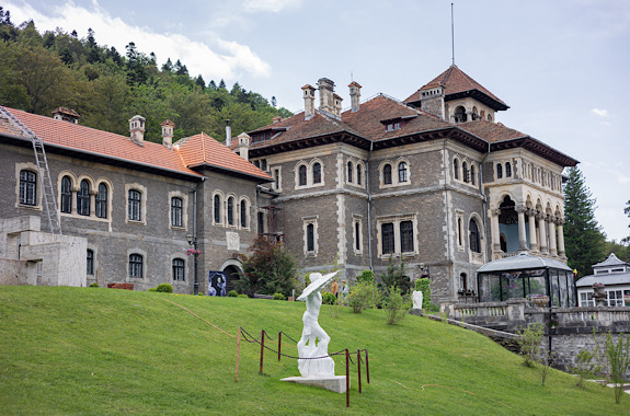 Картинка замок кантакузино 