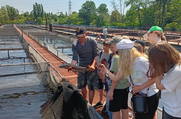 Картинка экскурсия на осетровую ферму